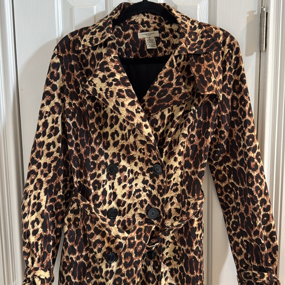Vertigo Paris Vintage Leopard Print Double-Breasted Belted Coat - Picture 2 of 10